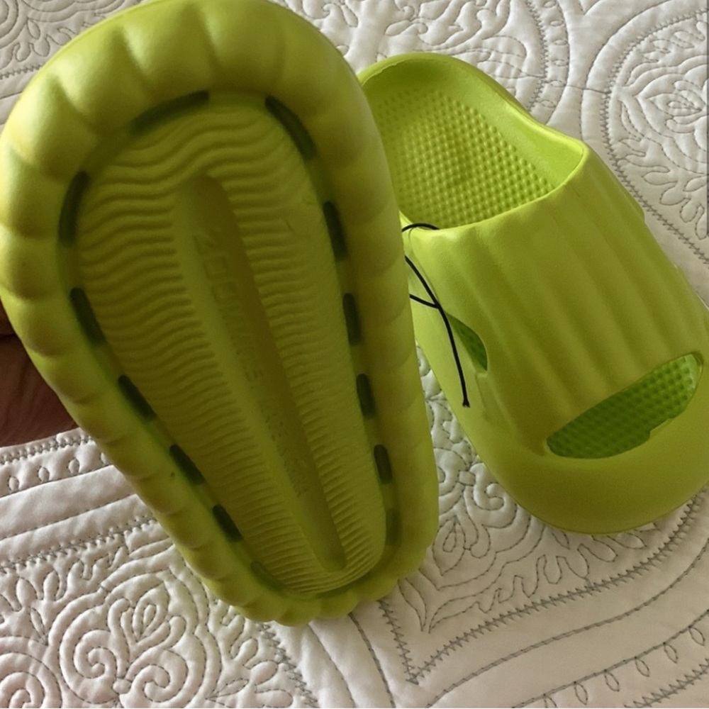 Brand new non slip slipper
